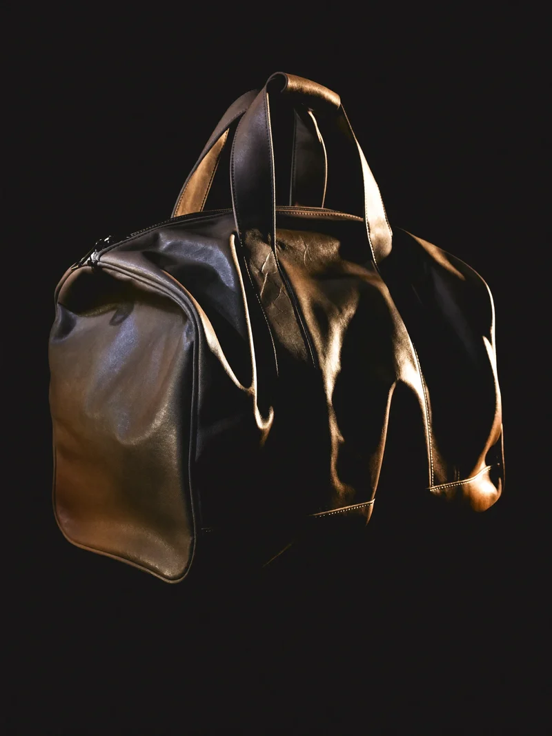 Concept illustré : weekender en toile cirée aux volumes sculptés